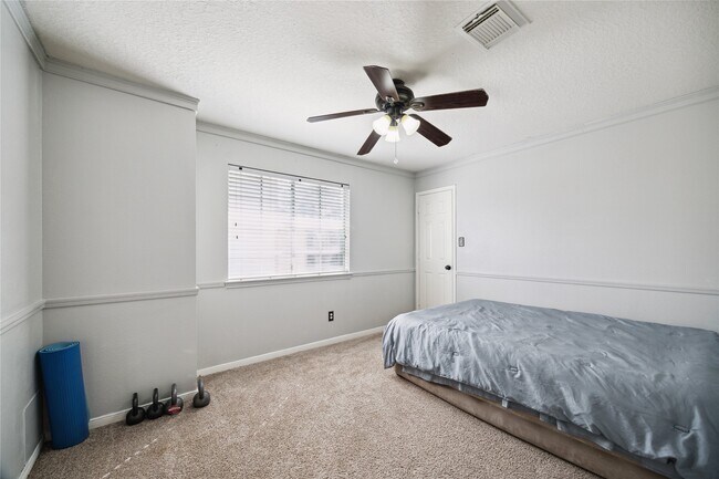 Building Photo - 25619 Oakridge Forest Ln