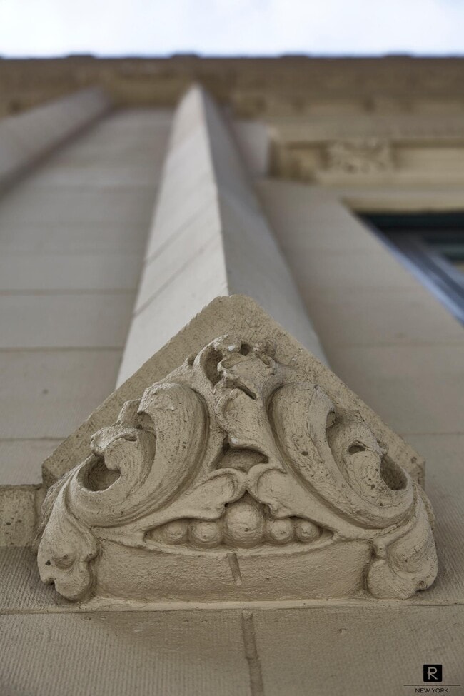 Building Photo - 30 E 38th St