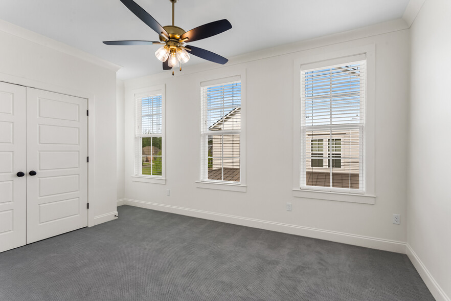 Building Photo - 10750 Moss Grove Ln