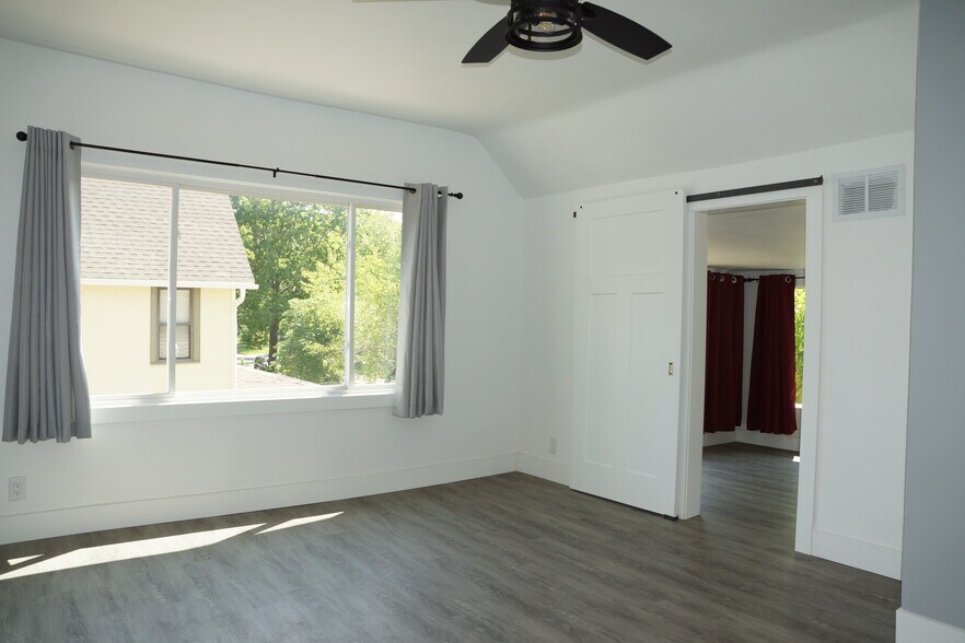 Living Room - 816 Carroll Ave