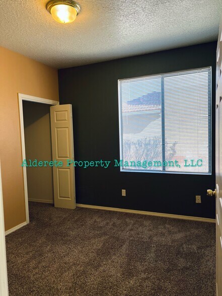 Building Photo - 4217 Ridgeway Ct