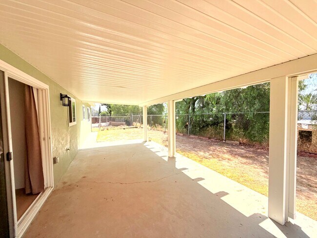 Building Photo - 10839 Fellows Ave