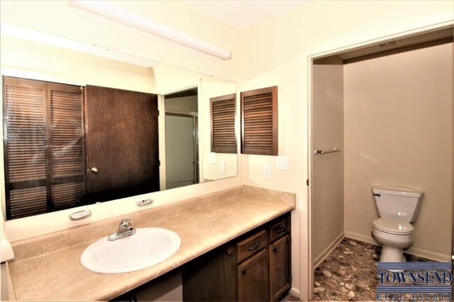 Building Photo - 2712 Helaman Ct