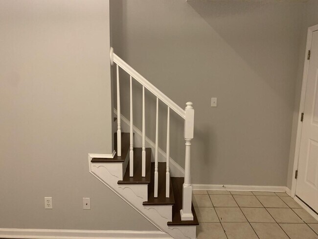 Building Photo - 3921 Sterling Pointe Dr