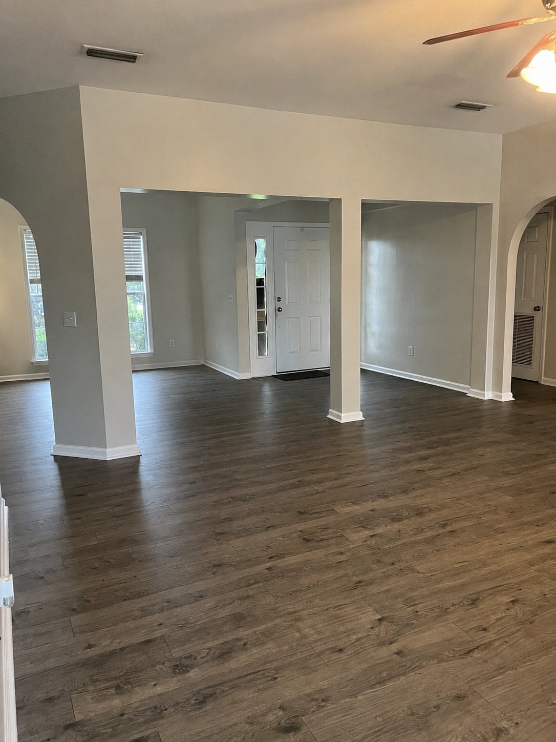 Building Photo - 201 Fountain Crest Dr