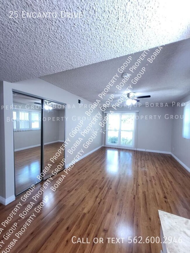Building Photo - 25 Encanto Dr