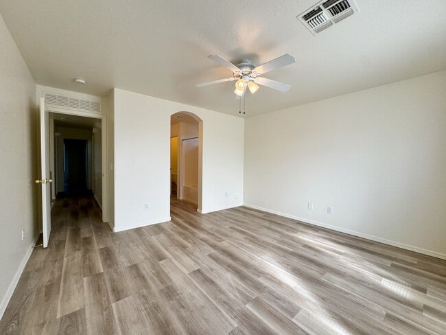 Building Photo - ASHLEY HEIGHTS 3 BEDROOM WITH HUGE BACKYARD