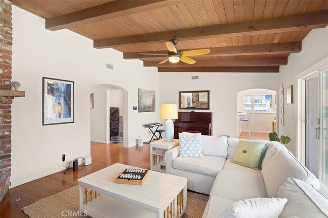 Building Photo - 1660 Catalina Ave