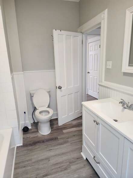 Building Photo - 235 5th Ave