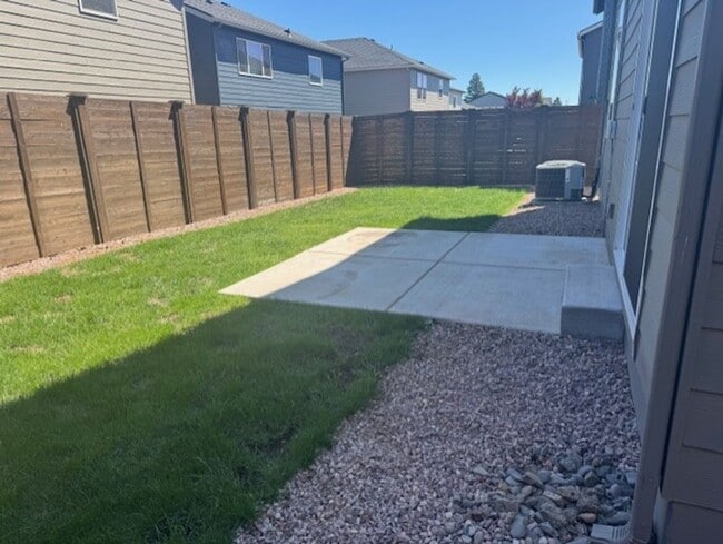 Building Photo - SE Bend neighborhood with community pool