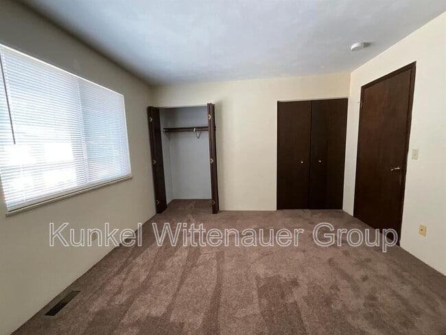 Building Photo - 429 Ponderosa Ave