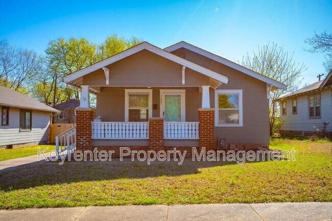 Primary Photo - 1207 S Florence Pl