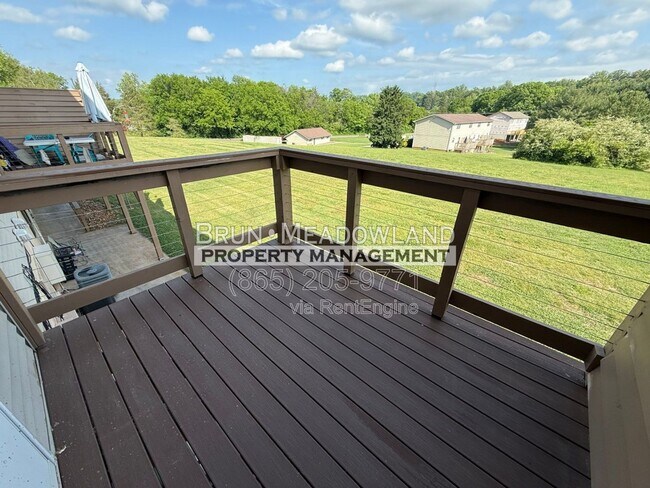 Building Photo - 1811 Meadowland Ln