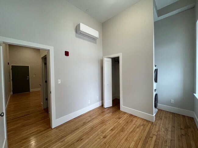 Building Photo - 34 St Joseph St