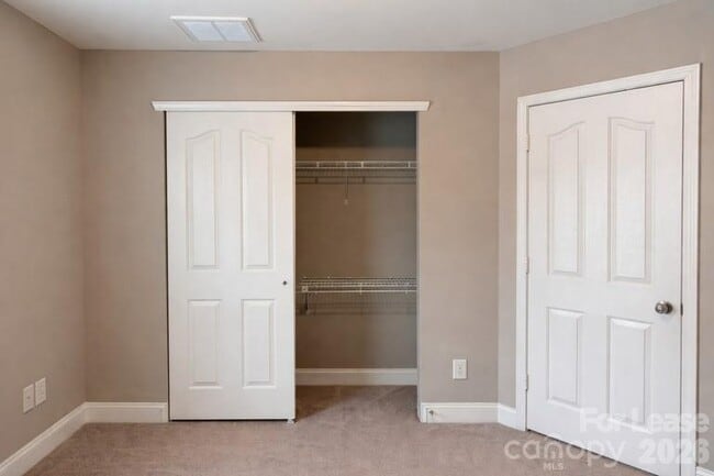 Building Photo - 116 Morning Mist Ln