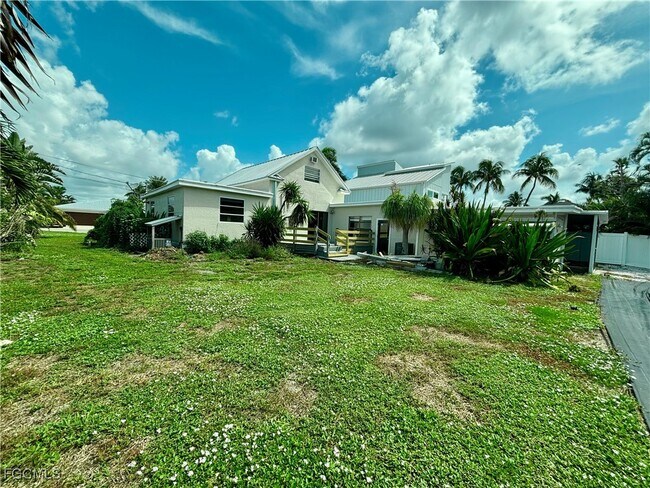 Building Photo - 12743 Brewster Dr