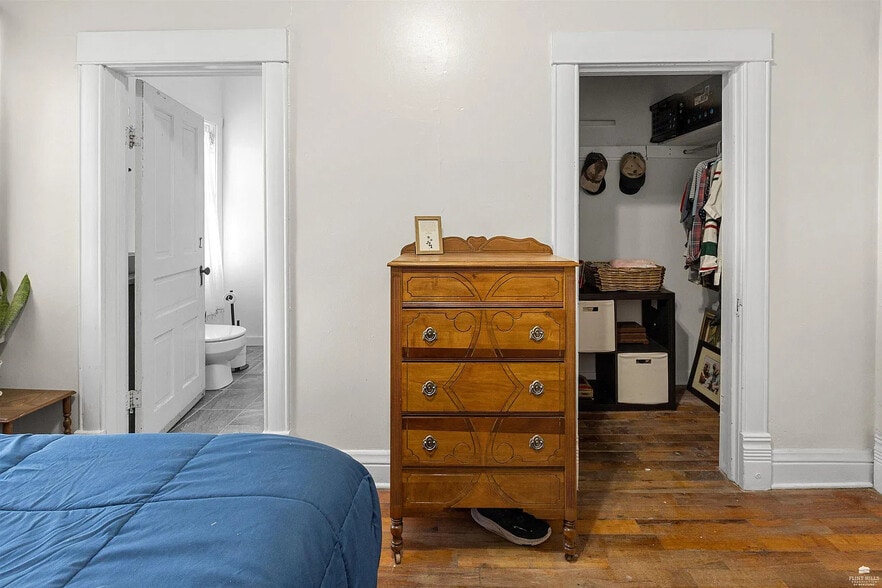 Building Photo - 1500 Houston St