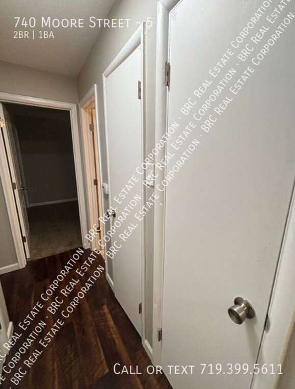 Building Photo - 740 Moore St