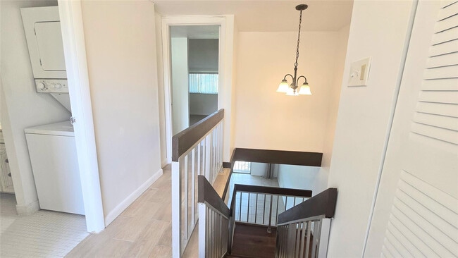 Building Photo - 8401 W Sample Rd