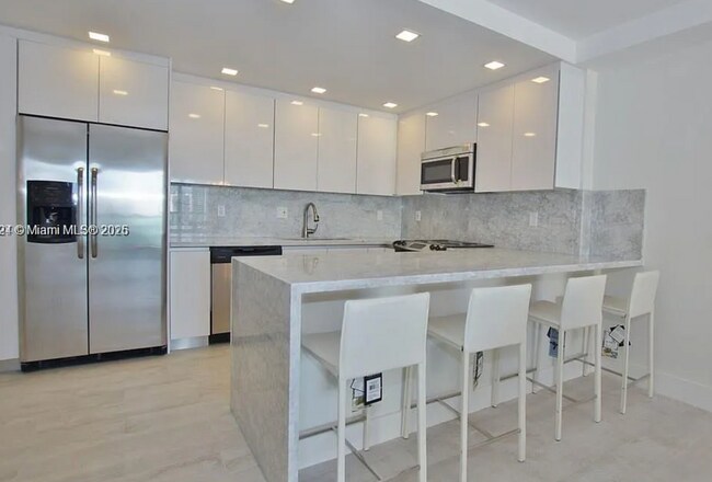Building Photo - Fully renovated 2/2 in Sunny Isles Beach