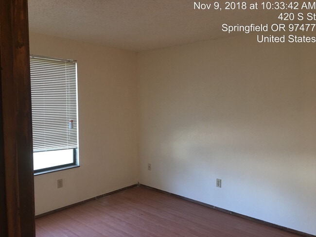 Building Photo - 3BR/2BA House/2-Car Garage in Springfield