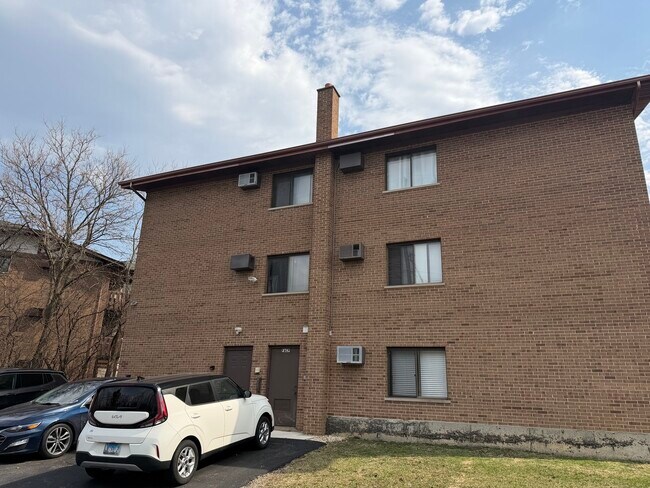 Building Photo - 1130 Chalet Dr