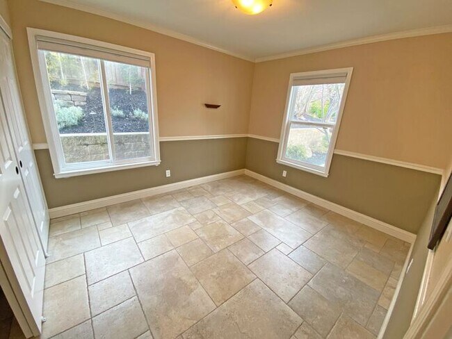 Building Photo - 6279 Skywalker Dr