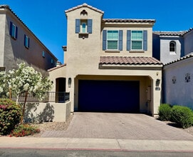 Building Photo - 220 E Markwood Dr