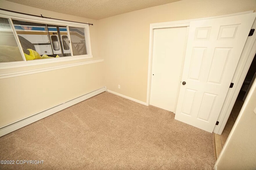 Building Photo - 16943 Hanson Dr