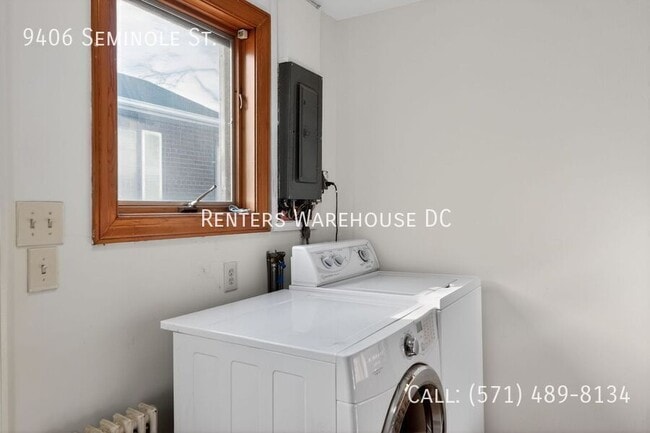 Building Photo - 9406 Seminole St