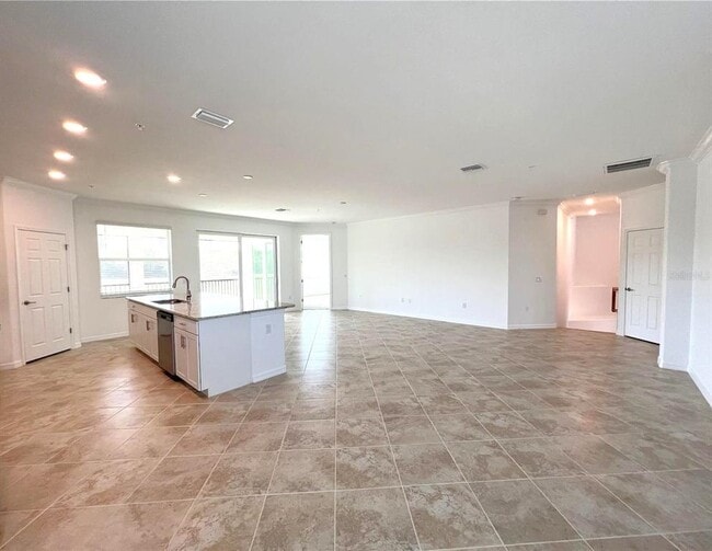 Building Photo - 14640 Sycamore Ct