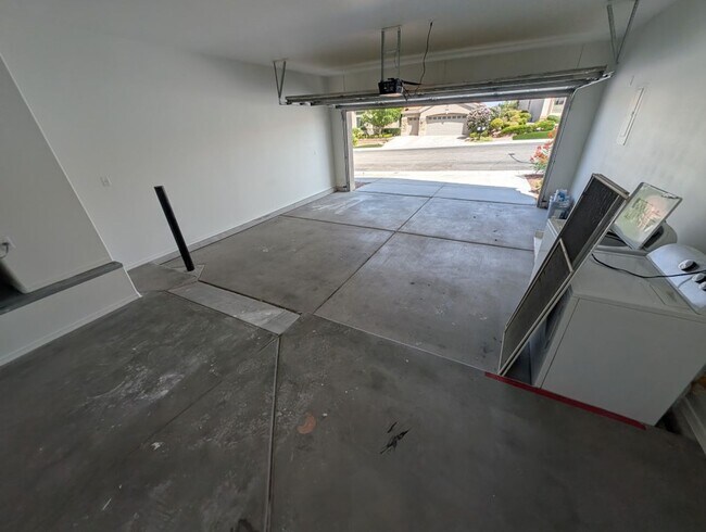 Building Photo - 2829 Vista Butte Dr