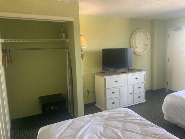 Building Photo - 5-B Riptide Bch Clb