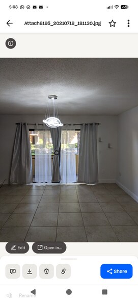 Building Photo - 10413 N Kendall Dr