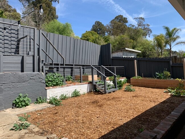 Building Photo - 25350 Del Mar Ave