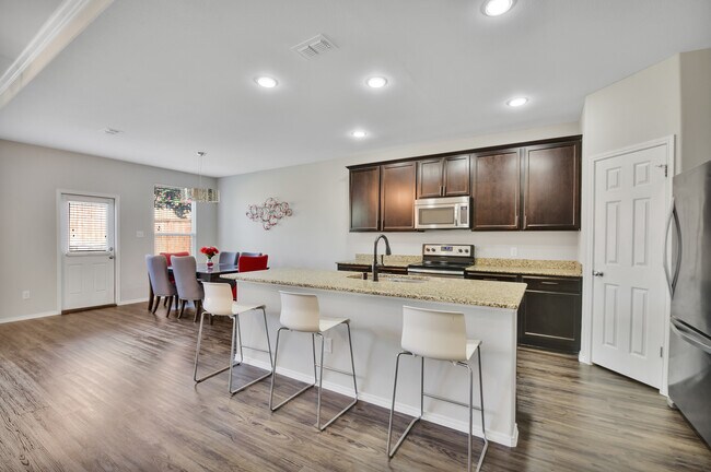 Building Photo - 3013 Whispering Pine Blvd