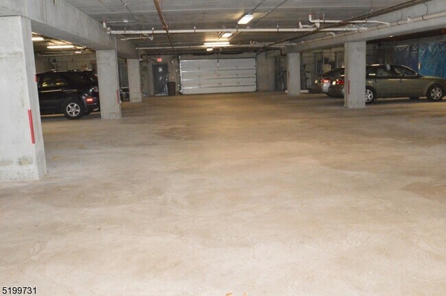 Building Photo - 1015 Brookfield Glen Dr