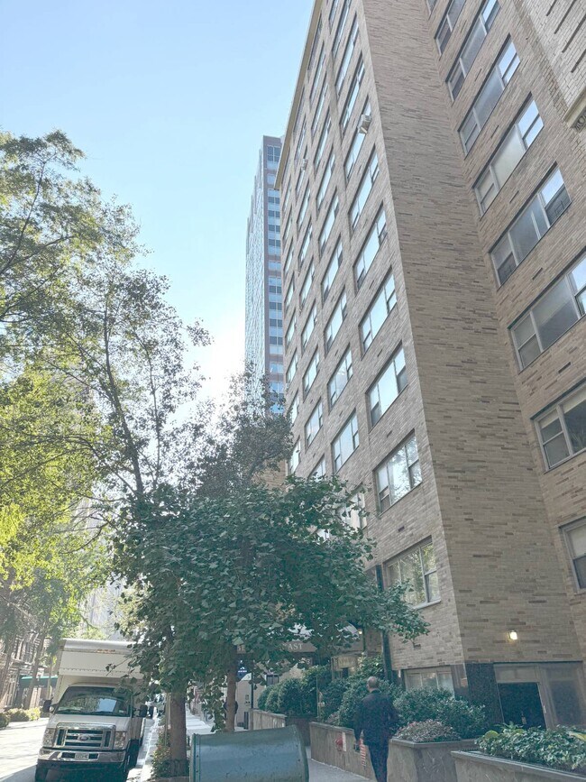 Building Photo - 330 E 49th St