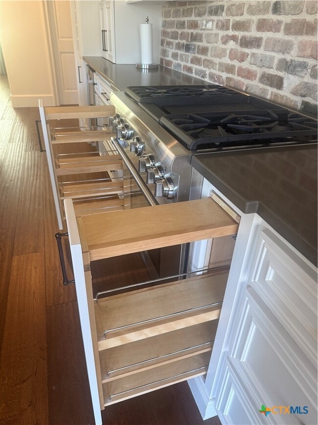 Building Photo - 627 Mission View Ct