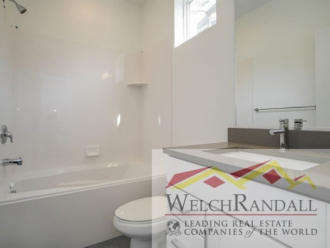 Building Photo - Live in Comfort & Style – 2BR, 2BA Townhom...
