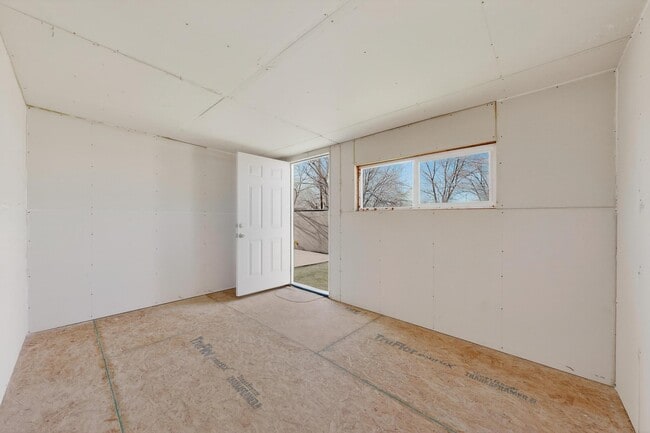 Building Photo - 1237 Pitt St NE