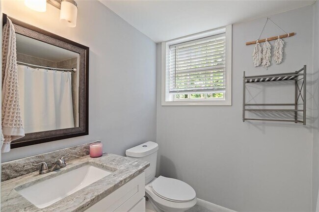 Building Photo - 3334 Romelie Dr