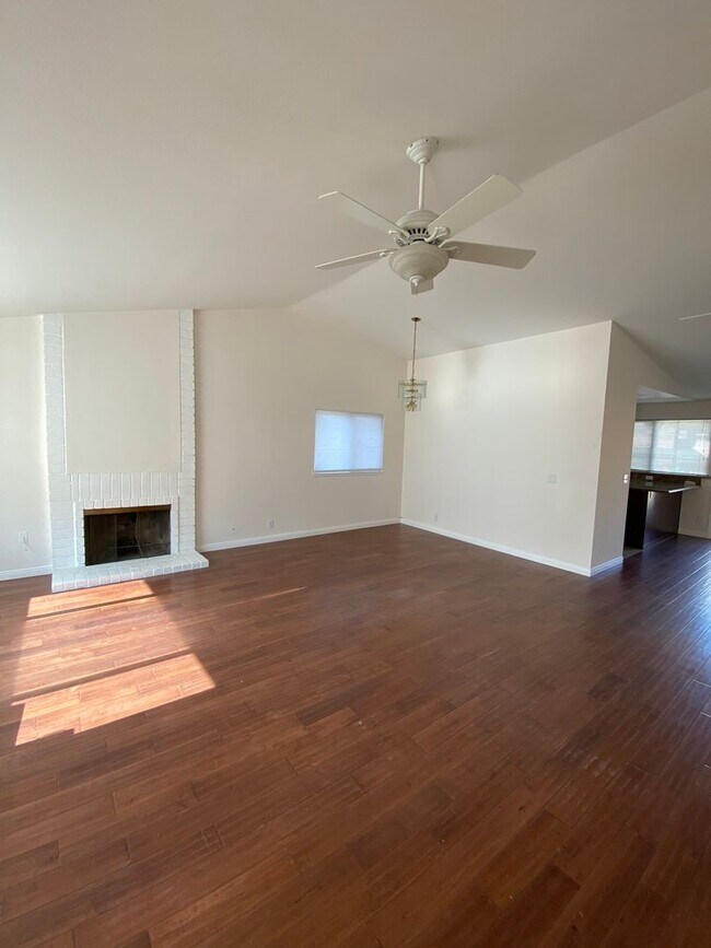 Building Photo - Remodeled 4 bed, 2 bath single story pool home