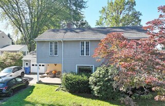 Building Photo - 6 Russell Ave