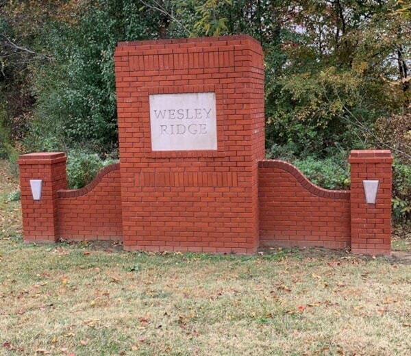 Building Photo - "Charming 2-Bedroom with Spacious Living in Henderson, TN!"