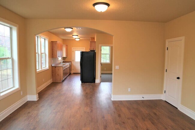 Building Photo - New Home! 5 Bedroom, Bonus Room, 6 Bathrooms