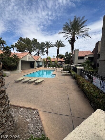 Building Photo - 5050 S Rainbow Blvd