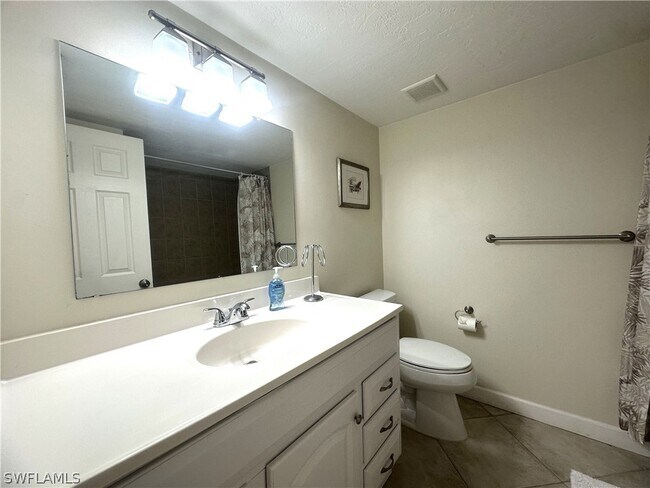 Building Photo - 2375 Naples Trace Cir