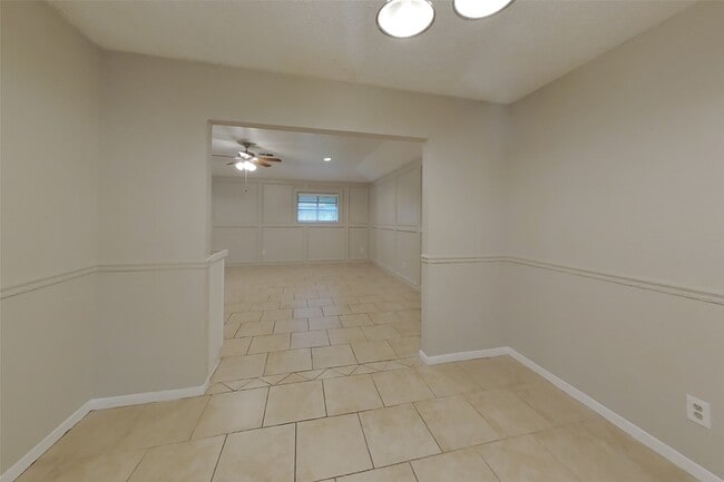 Building Photo - 16726 Britford