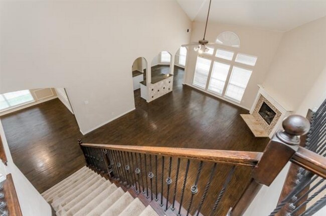 Building Photo - 107 Pinedale Dr